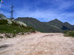 Il passo Dordona con lo sfondo del Montebello